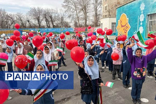 رویداد از خون جوانان وطن لاله می روید در دبستان دخترانه آیین روشن