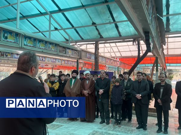 غبارروبی گلزار شهدای قم به‌مناسبت هفته کانون‌های فرهنگی تربیتی