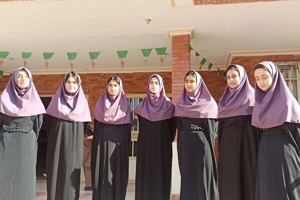 برگزاری برنامه های شاد و متنوع به مناسبت هفته تربیت بدنی در دبیرستان فضیلت شاهد