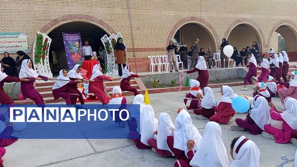 جشن «هفته سلامت روان» در مدرسه شهید سمیه میناب