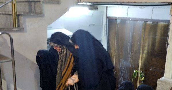 اعتکاف دختران نوجوان در مسجد سیدالشهدا مشهد