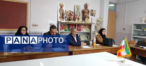 برگزاری کارگاه هدایت تحصیلی پایه نهم در دبیرستان فرزانگان شیروان