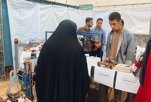 حضور پررنگ هنرستان‌های منطقه پنج تهران در نمایشگاه کارنمای تحول هنرستان‌های شهر تهران