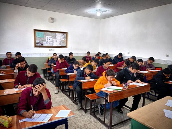 امتحانات نوبت اول در دبیرستان میثاق 