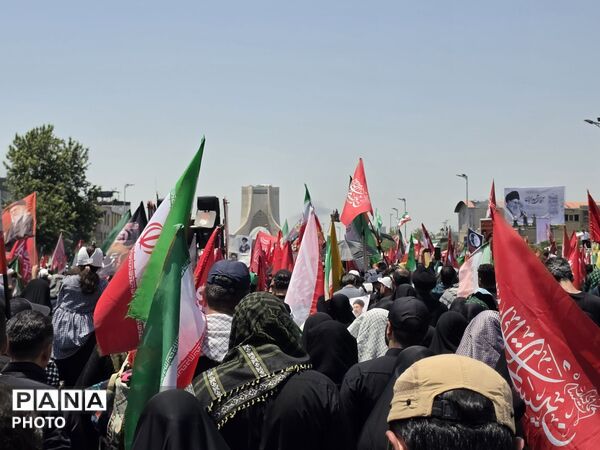 قاب هایی از لحظات وداع با آقای شهید