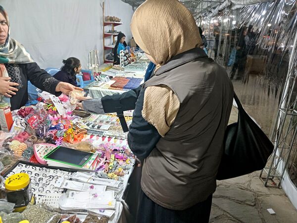 نمایشگاه صنایع دستی در محله طلاب مشهد
