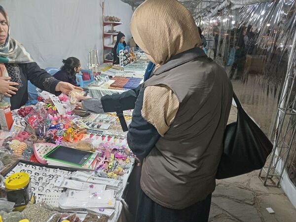 نمایشگاه صنایع دستی در محله طلاب مشهد