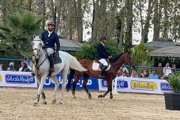 مسابقه کشوری پرش با اسب در مزرعه سامان شهرستان محمودآباد