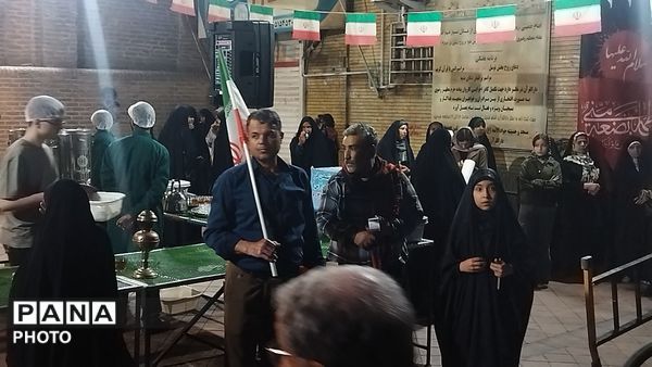 هفتاد و پنج شب چایخانه مسجد الزهرا میزبان سنگربان نیشابوری شد 