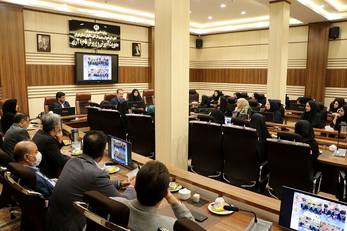 جلسه هم اندیشی و انتخاب نماینده موسسین کودکستان های ناحیه دو شهرری