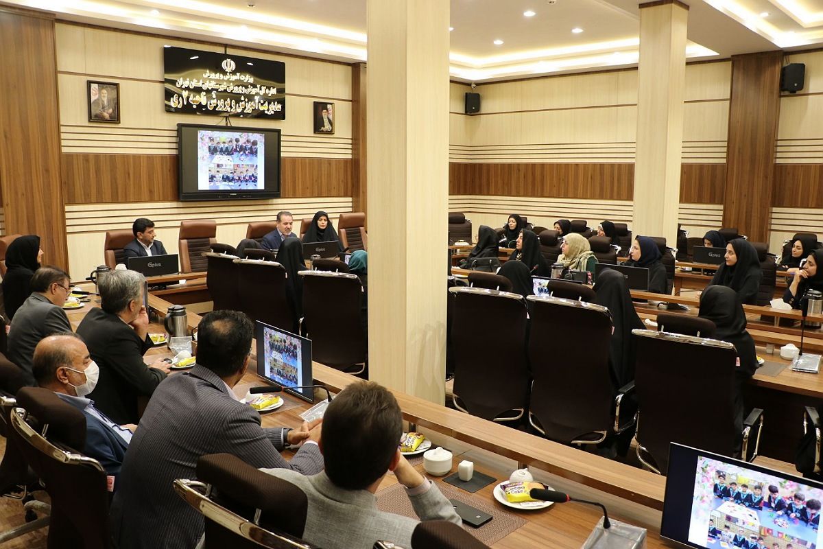 جلسه هم اندیشی و انتخاب نماینده موسسین کودکستان های ناحیه دو شهرری