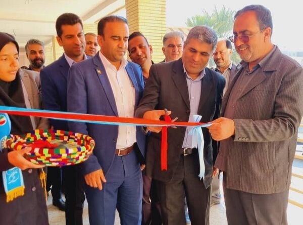 نمایشگاه دست‌سازه‌های دانش‌آموزی در پارسیان