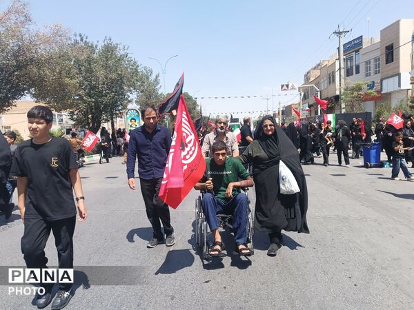 برپایی موکب‌ «جاماندگان عشاق الحسین» سازمان دانش‌آموزی یزد در نجف‌آباد