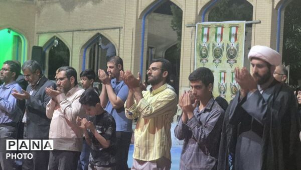 شب‌های نورانی گلزار شهدا در تجمعات مردمی در فارسان