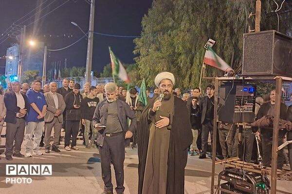 شامگاهی دیگر از حضور گرمه مردمان باشتی در کف خیابان‌ها
