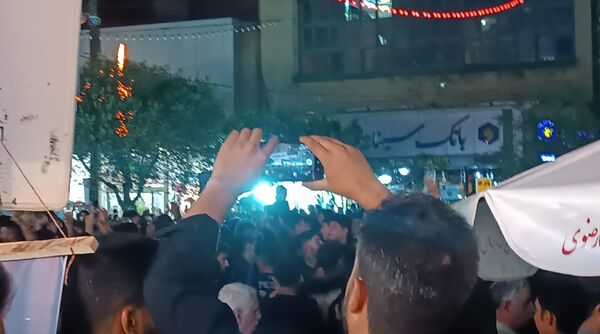 حال و هوای یکی از خیابان های مشهد در شب شهادت امام رضا (ع) 