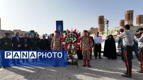 عطر افشانی گلزار شهدا؛ تجدید پیمان با آسمان در یزد