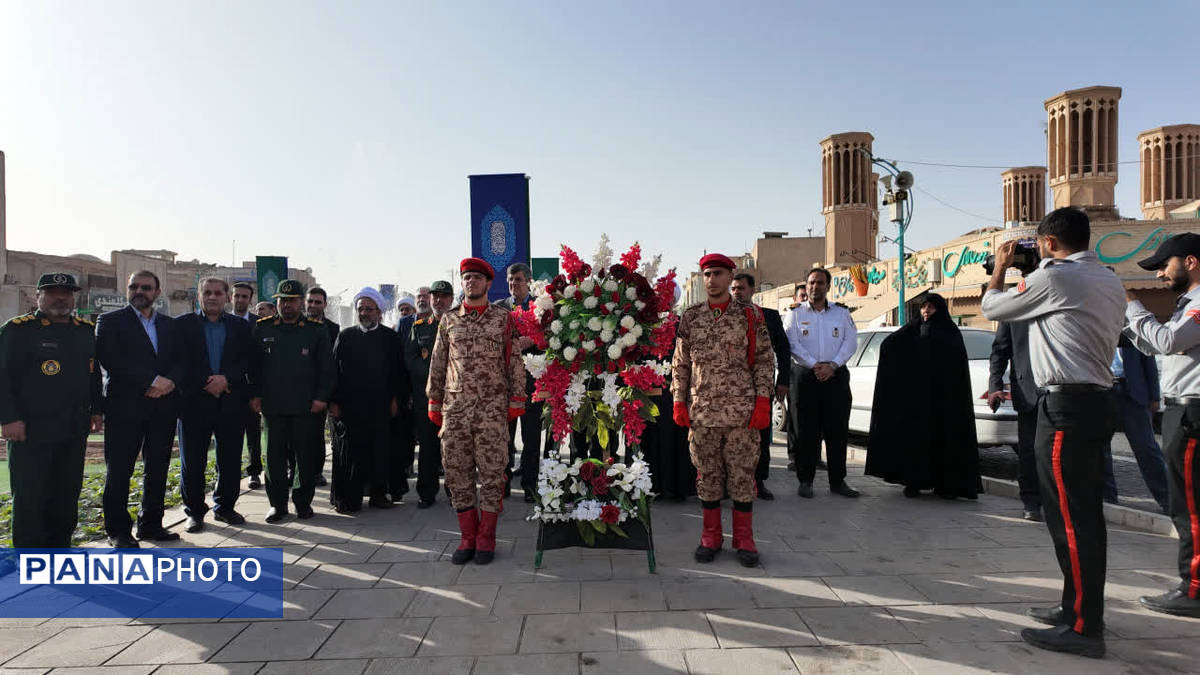 عطر افشانی گلزار شهدا؛ تجدید پیمان با آسمان در یزد