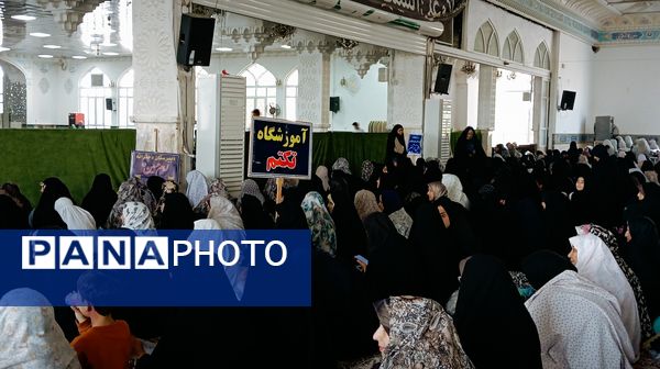 حضور دانش آموزان در نماز جمعه کاشمر