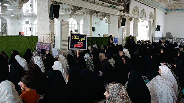 حضور دانش آموزان در نماز جمعه کاشمر