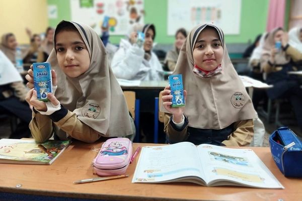 شیر سالم، لبخند شیرین؛ آغاز توزیع شیر در مدارس منطقه ۱۵