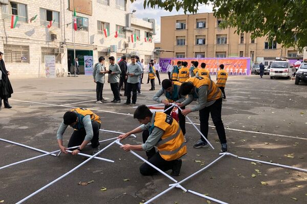 حضور دانش‌آموزان و مسئولان ناحیه 2 شهرری در بیست و ششمین مانور سراسری زلزله 