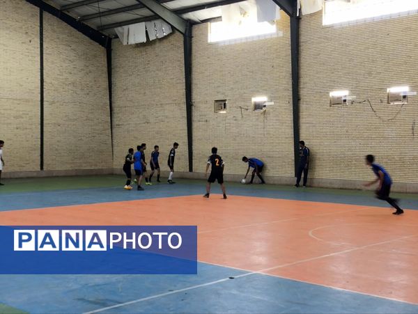 قهرمانی علامه محمدتقی گرو در مسابقات فوتسال سالگرد پیروزی انقلاب در سندرک