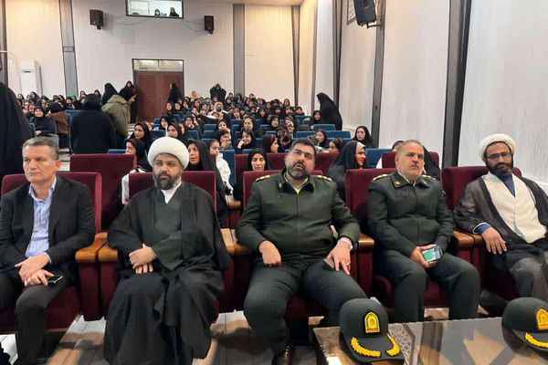اعزام دانش‌آموزان دختر مدارس کهریزک به اردوی راهیان نور