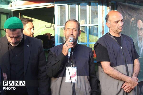 خدمت خالصانه قرارگاه جهادی حضرت جوادالائمه(ع) جاجرم به زائران امام رضا(ع) در مشهد مقدس 