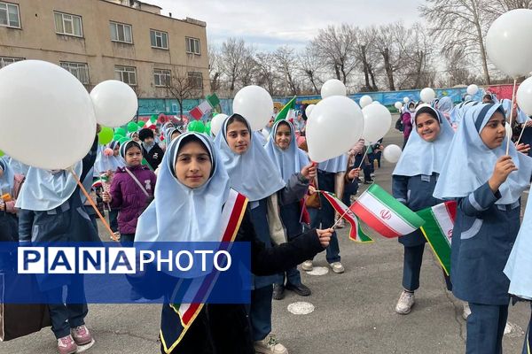 رویداد از خون جوانان وطن لاله می روید در دبستان دخترانه آیین روشن