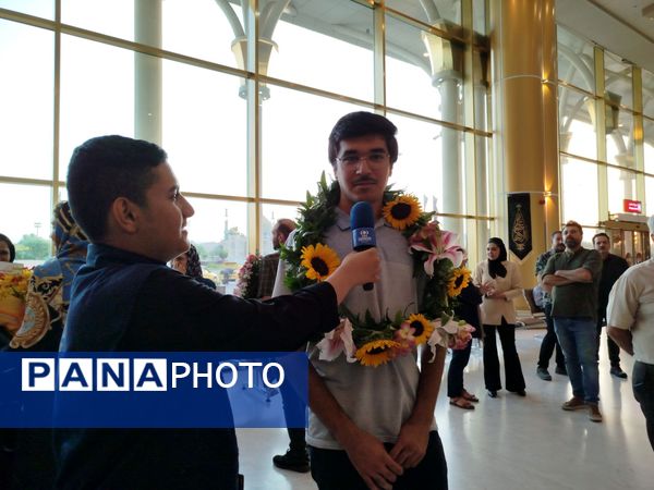 استقبال از دانش‌آموزان طلایی المپیاد جهانی زیست‌شناسی و ریاضی در مشهد