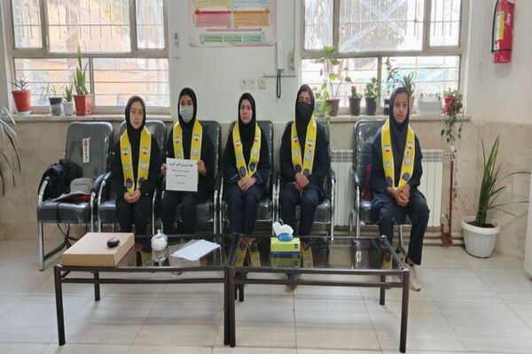 اولین جلسه شورای دانش آموزی در دبیرستان شهید مجید دهنوی  نیشابور