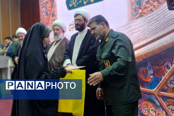 آیین تجلیل از برگزیدگان مسابقات قرآن و عترت بسیج قرچک