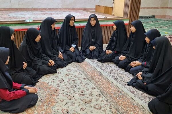 تاکید روسای مجمع و شورای دانش آموزی دختران قم بر تقویت روحیه مسئولیت پذیری