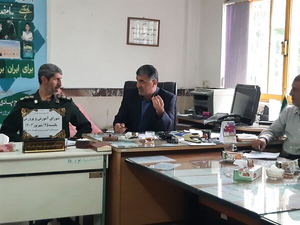 برگزاری نشست شورای آموزش و پرورش در عباس‌آباد 