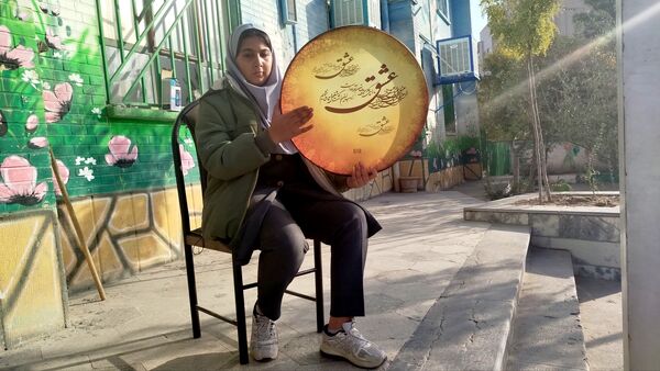 قلب‌های دبستان نیایش برای روز دختر، با نوا و سرود به تپش افتادند!