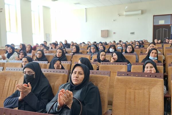 صعود به قله‌های تکنولوژی و فناوری با ارتقا سواد دیجیتال معلمان 