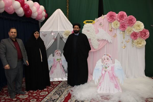 جشن عبادت ۱۳۰۰ نفر از دختران منطقه ۱۰ در مهدیه امام حسن مجتبی(ع)