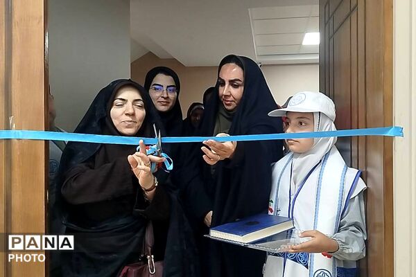 گامی در جهت ارتقای سلامت مدارس قدس؛ تجهیز و بهره‌برداری از اتاق بهداشت آموزشگاه اسماعیل‌منش ۲