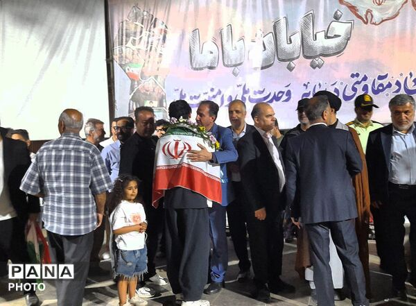 حضور قهرمان  ورزشکار نظرآبادی در اجتماعات شبانه 