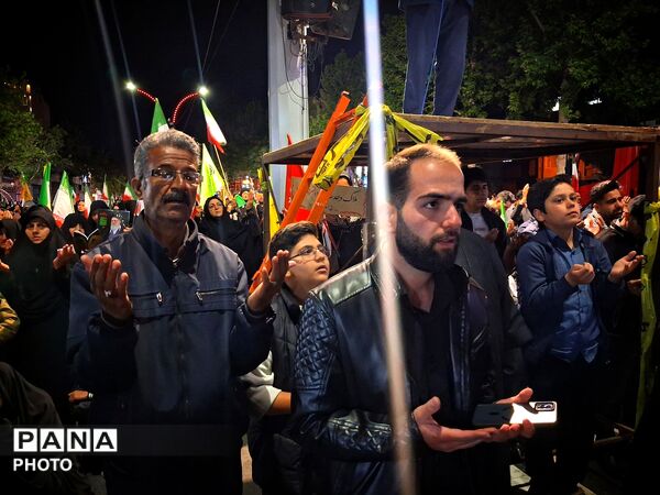 دست‌هایی به آسمان، قلوبی به امید ظهور
