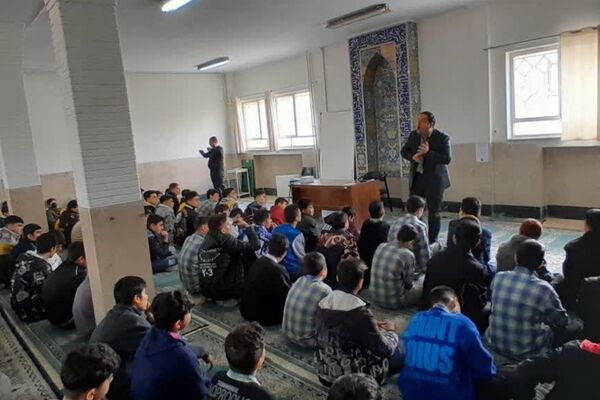 آغاز مسیر آگاهانه انتخاب رشته در مدرسه شهید فتوحی رباط‌کریم