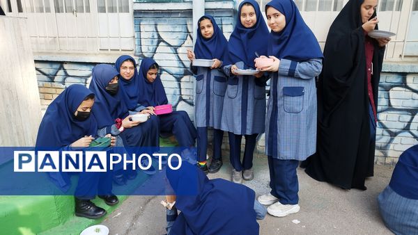 روز شاد و خاطره‌انگیز دانش‌آموزان در دبیرستان شاهد تکتم