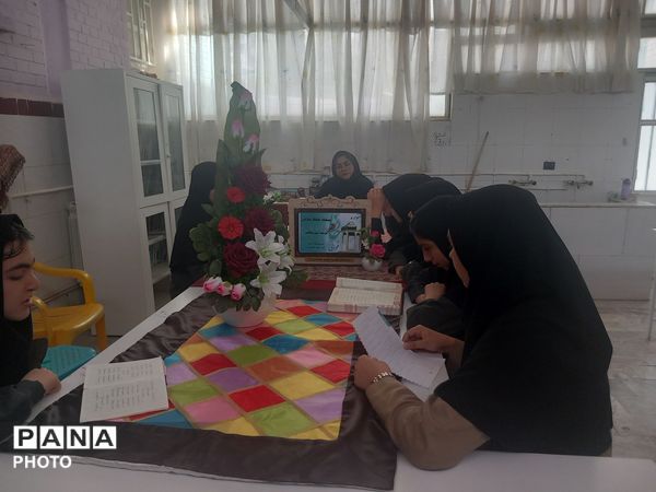 مسابقات حافظ خوانی در دبیرستان شهید محمدی پور خلیل آباد