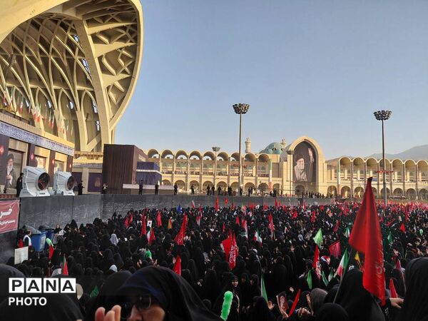 وداع با شکوه امت با قائد شهید در مصلی امام خمینی (ره)