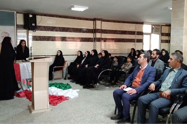 آیین تجلیل از برگزیدگان آموزشی، پژوهشی و فرهنگی شهرستان فیروزکوه