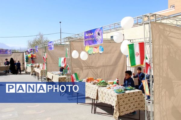 جشنواره دانش‌آموزی «کوک به کوک، حال خوب» در دبستان عطایی‌فرد
