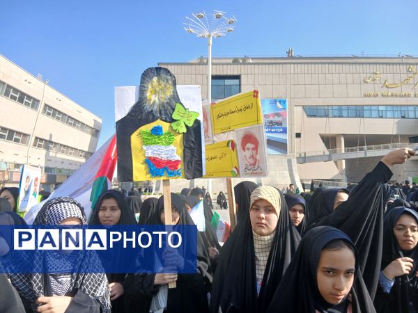 ۱۳ آبان،  روز آشکار ساختن ناتوانی استکبار 