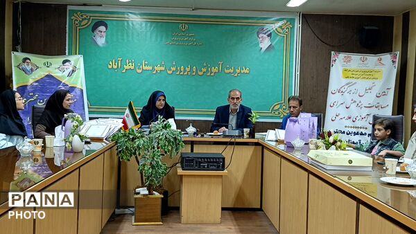 تجلیل از پژوهشگران برتر دانش‌آموزی در ششمین جشنواره علمی‌پژوهشی