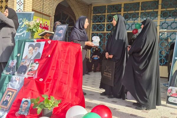 بهار دانش در هنرستان کوثر شهر قیامدشت